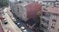 Apartmanların arasında kalan evini satmıyor, yarım asırlık hatıralarla yaşıyor