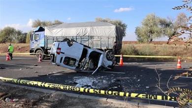 Nevşehir’de refüje çarpan araç takla attı: 1 ölü, 2 yaralı