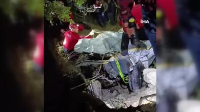 Mantar dönüşü feci kaza: Uçuruma yuvarlanan otomobilde 4 ölü, 1 yaralı