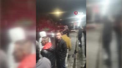 Kayseri’de otomobil 50 metre yükseklikteki kayalıktan dükkanların üzerine uçtu: 1 yaralı