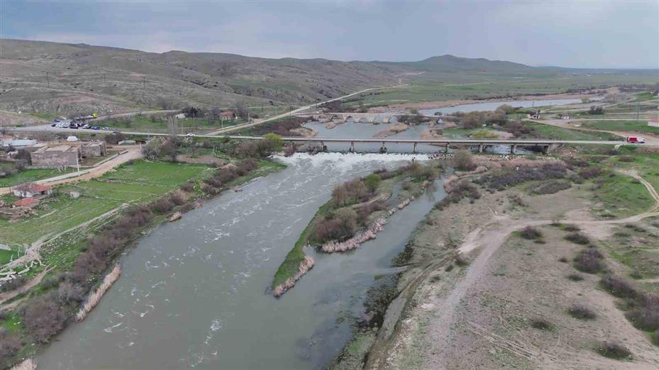 Kırşehir’de kayıp şahıs termal kameralı dronlar ile aranıyor