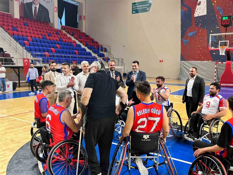 Sporun birleştirici gücü engelleri aştı