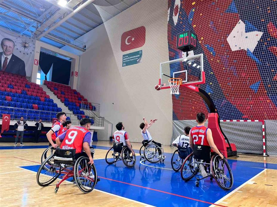 Sporun birleştirici gücü engelleri aştı
