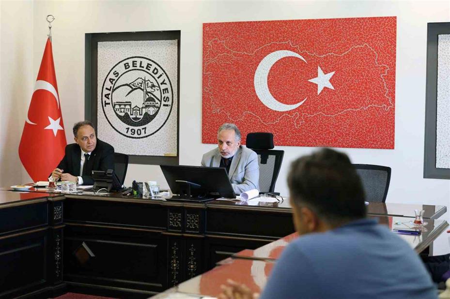 Talas’ta muhtarlarla hizmet zirvesi