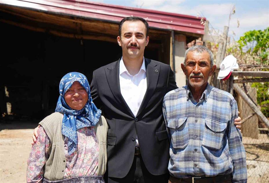 "Ağlama, canımıza bir şey olmadı" sözleri yüreklere dokunmuştu: Devlet yaşlı çifte sahip çıktı