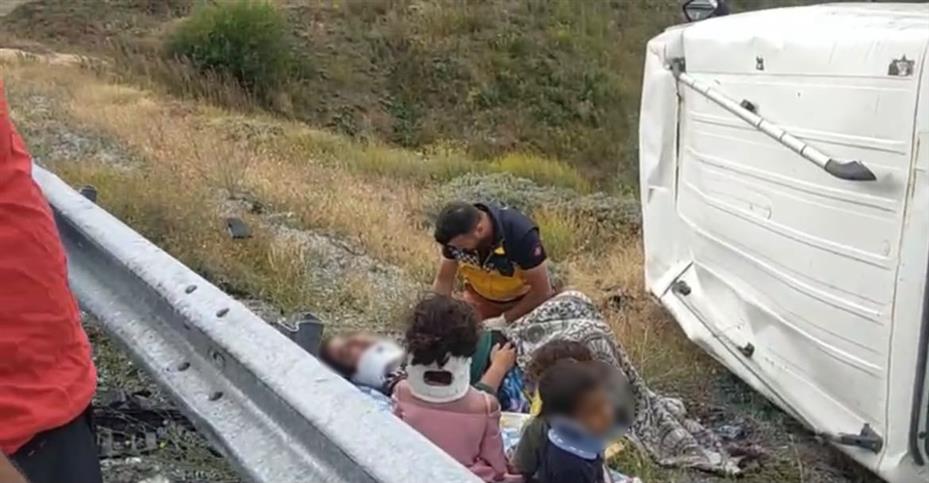Sivas’ta trafik kazası: 5’i çocuk 11 yaralı