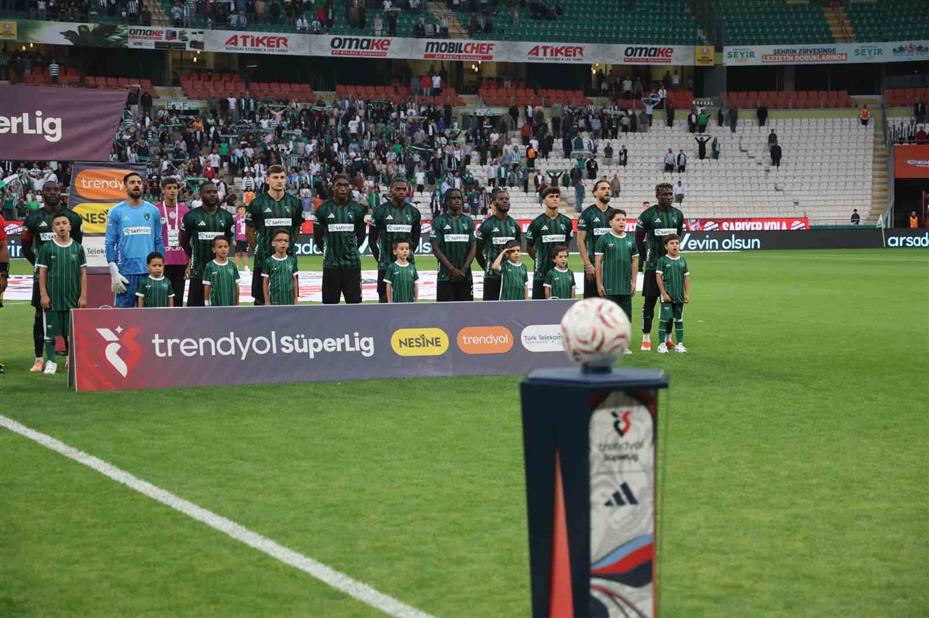 Trendyol Süper Lig: Konyaspor: 1 - Kocaelispor: 0 (İlk yarı)