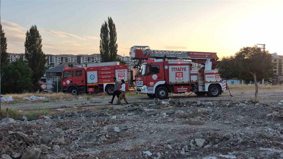 Eskişehir’de otluk alanda çıkan yangın paniğe sebep oldu