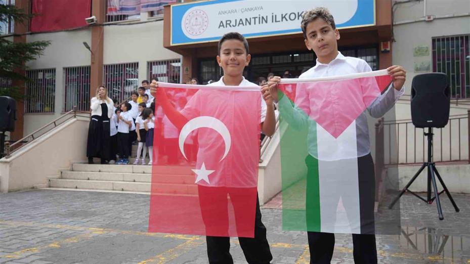 Başkentte uçurtmalar Gazze’deki çocuklar için havalandı