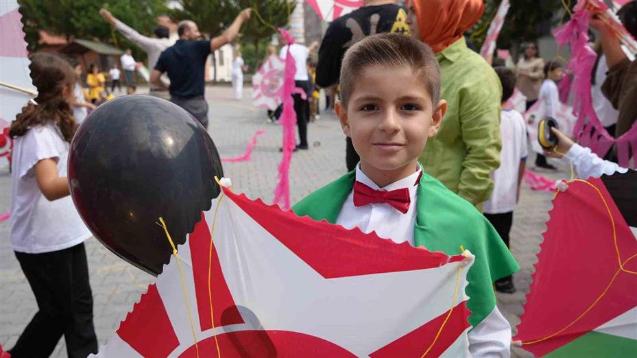 Başkentte uçurtmalar Gazze’deki çocuklar için havalandı