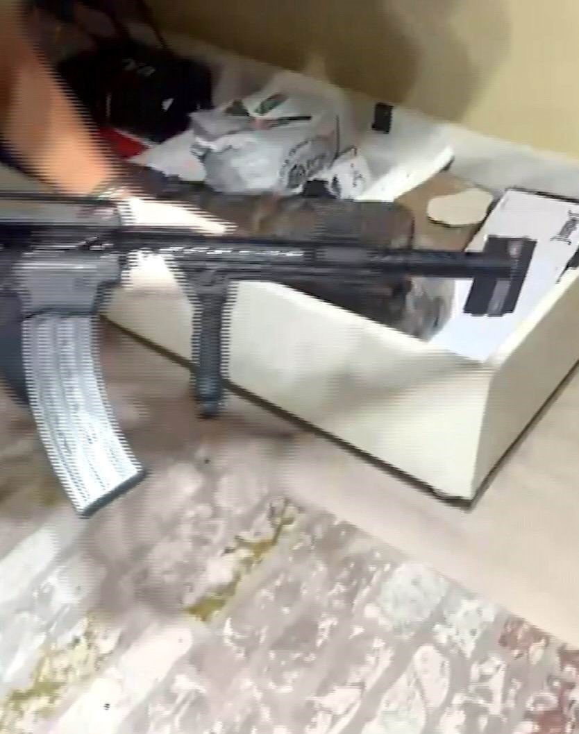 Silah taciri polisten kaçamadı