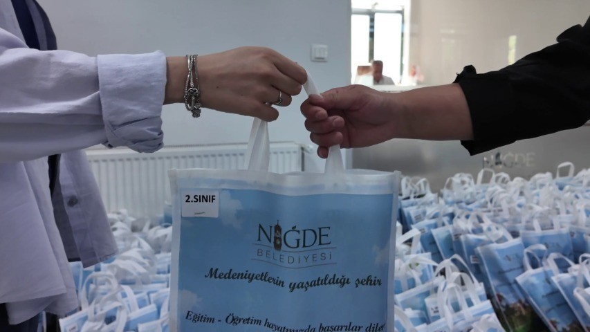 Niğde Belediyesi’nden 2 bin 286 öğrenciye eğitim desteği