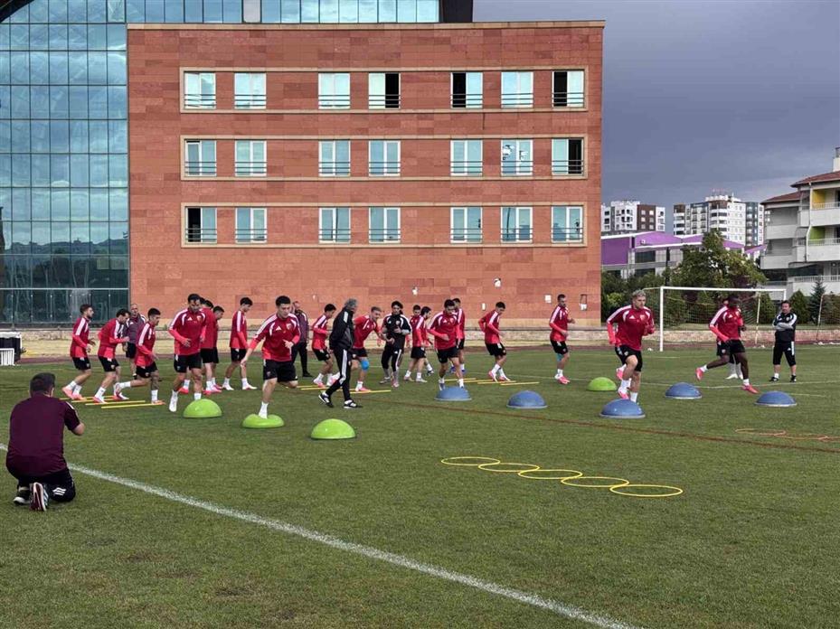 Kayserispor Başkanı Çamlı: "Milli aradan sonra takım çok daha yüksek motivasyonla maçlara çıkacak"