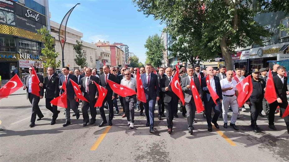 Niğde’de ’Kahramanlarla Kardeşlik Yolunda’ yürüyüşü gerçekleştirildi