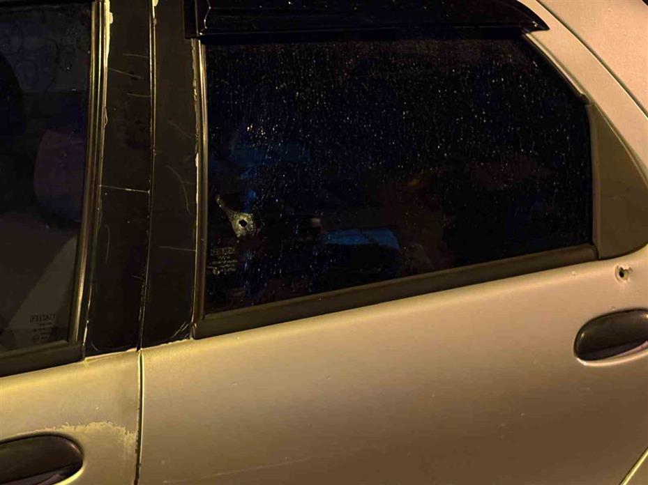 Husumetlisinin babasına ait otomobili kurşunladılar