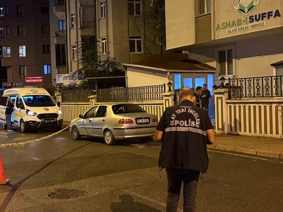 Husumetlisinin babasına ait otomobili kurşunladılar