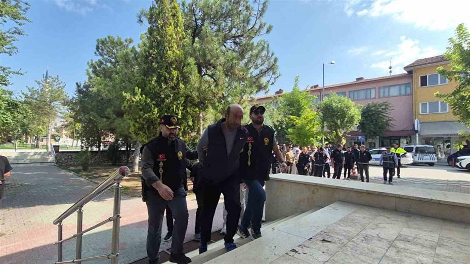 Oto galerici gencin ölümünün 3 şüphelisi adliyeye sevk edildi