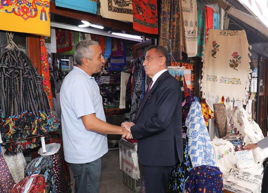 Fuat Oktay, Ulus’ta vatandaş ve esnafla bir araya geldi