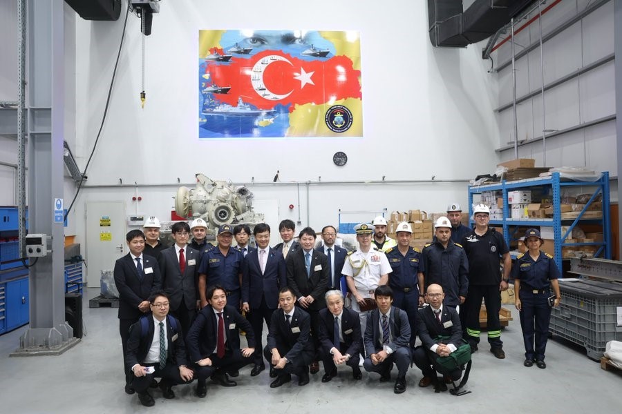 Japonya Parlamentosu milletvekilleri, İstanbul Tersanesi Komutanlığını ziyaret etti