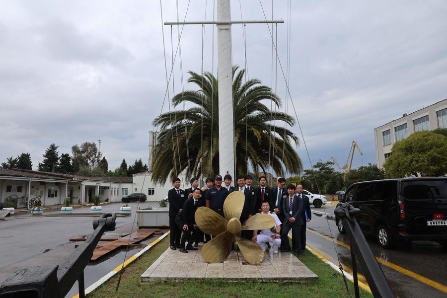 Japonya Parlamentosu milletvekilleri, İstanbul Tersanesi Komutanlığını ziyaret etti