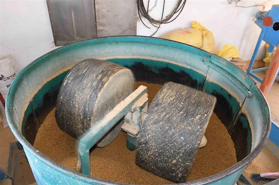 Ata mesleğini geleneksel yöntemlerle sürdürüyor, 41 yıldır bulgur üretiyorlar