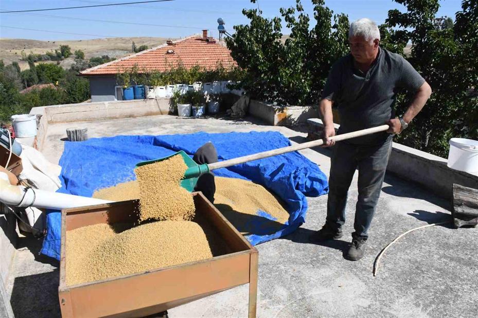Ata mesleğini geleneksel yöntemlerle sürdürüyor, 41 yıldır bulgur üretiyorlar
