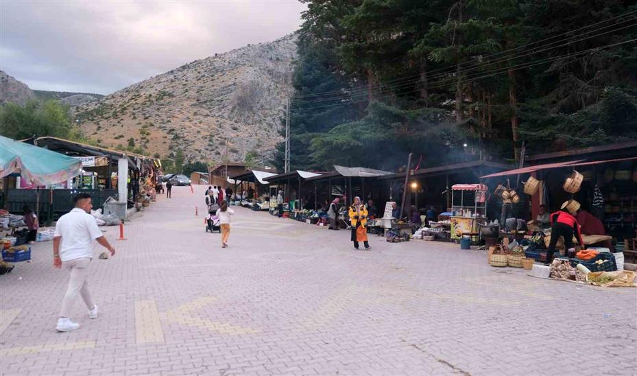 3 bin yıllık İvriz Kaya Anıtı ziyaretçilerini ağırlıyor