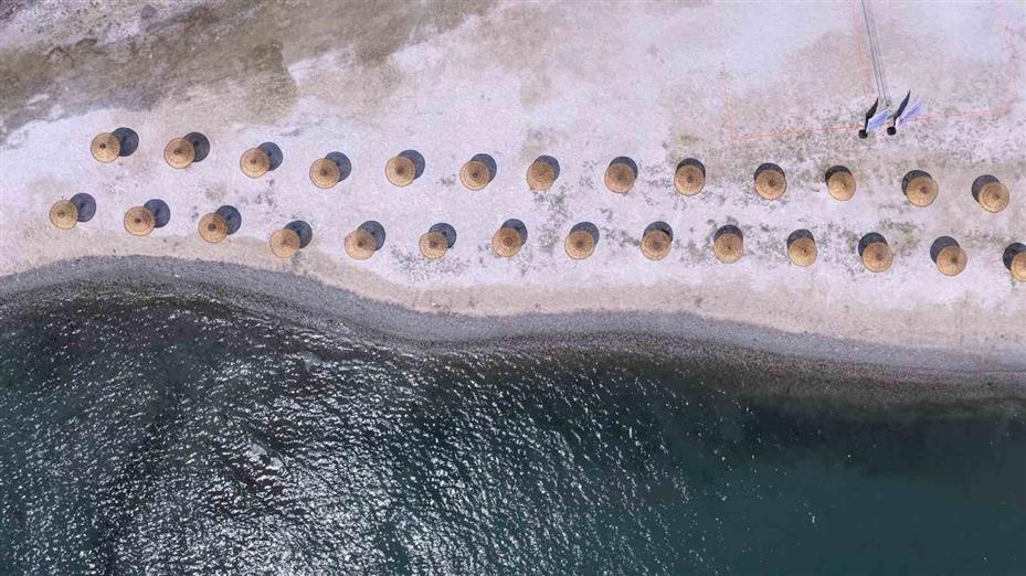 Göcek’te temizlenen plaj vatandaşların hizmetine sunuldu