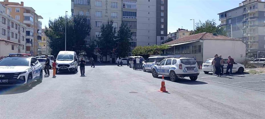 Kıraathane çalışanı husumetlisini tüfekle vurdu