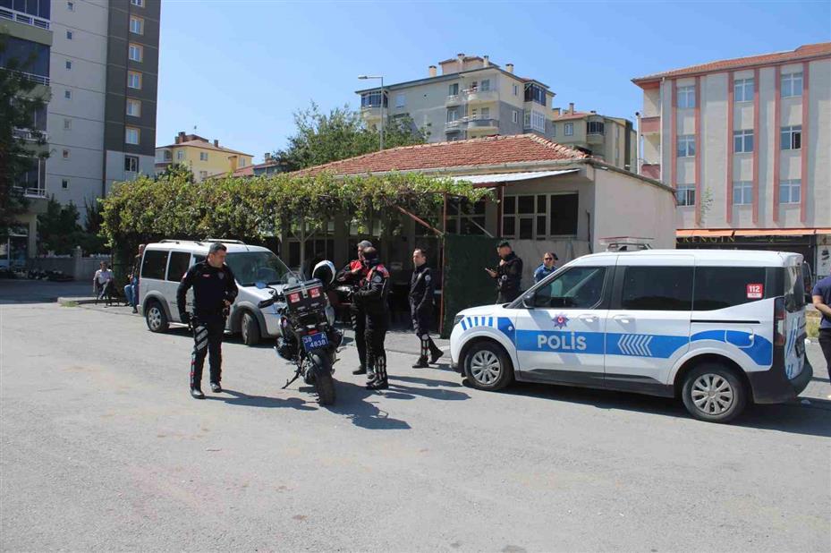 Kıraathane çalışanı husumetlisini tüfekle vurdu