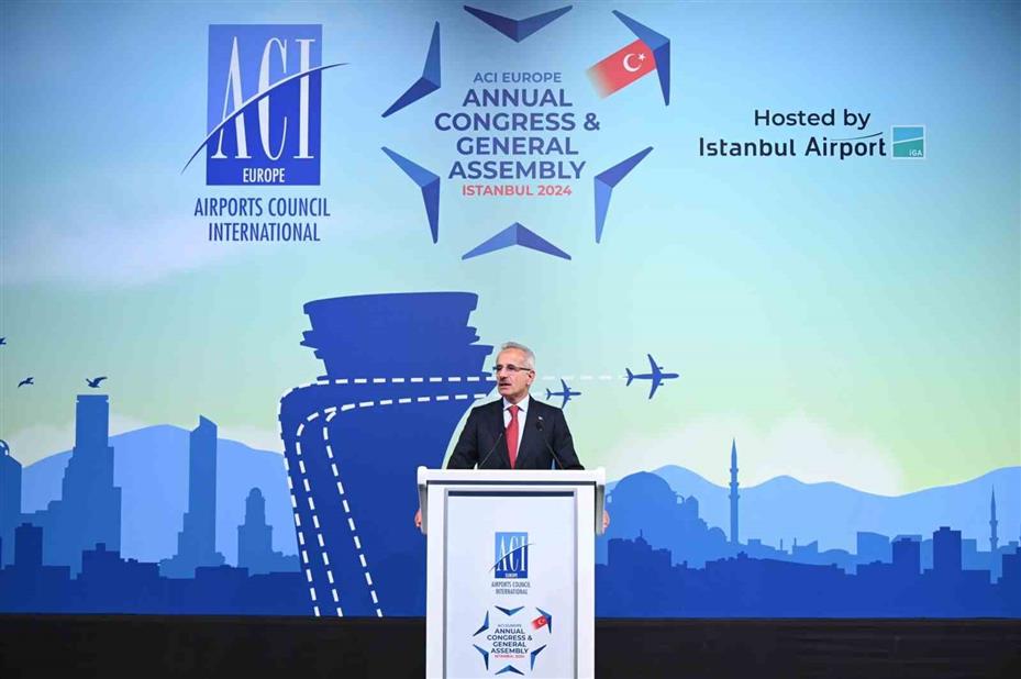 Bakan Uraloğlu: "İstanbul Havalimanımız, günlük ortalama 829 kalkışla dünya genelinde 5’inci sırada yer aldı"