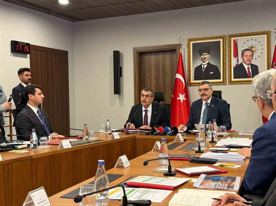Bakan Çiftçi: "Okullarımızda 31 bin tane bahçe görevlisi istihdam etmiş olduk"