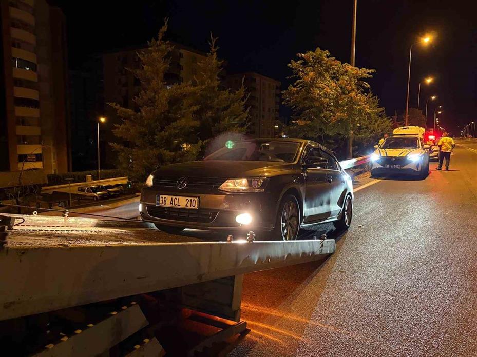 Kaçmak için her yolu deneyen alkollü sürücü yakayı ele verdi... O anlar kamerada