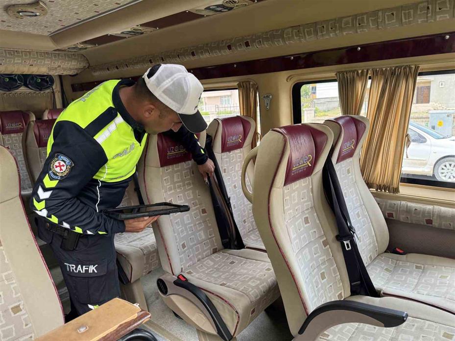 Kulu’da okul servisleri ve çevrelerine sıkı denetim