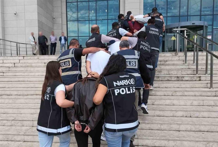 12 milyon liralık uyuşturucu piyasaya sürülmeden durduruldu: 6 gözaltı