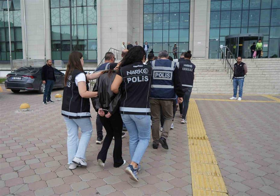 12 milyon liralık uyuşturucu piyasaya sürülmeden durduruldu: 6 gözaltı