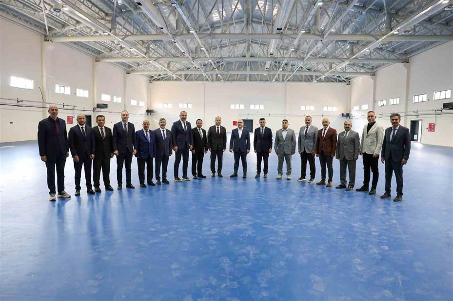 Sivas Valisi Şimşek, devam eden çalışmalarda incelemelerde bulundu