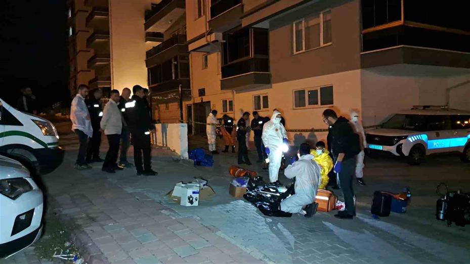 "Siyanür var, girmeyin" notu bulunan dairede ölü bulunan çiftin olayında cinayet ve intihar şüphesi