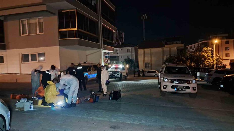 "Siyanür var, girmeyin" notu bulunan dairede ölü bulunan çiftin olayında cinayet ve intihar şüphesi