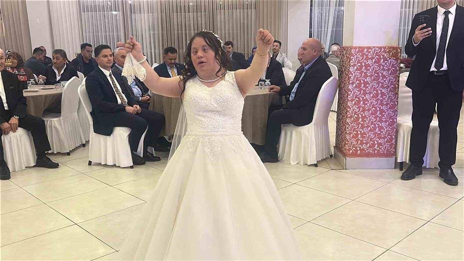 Yağmur’un gelinlik hayali gerçek oldu