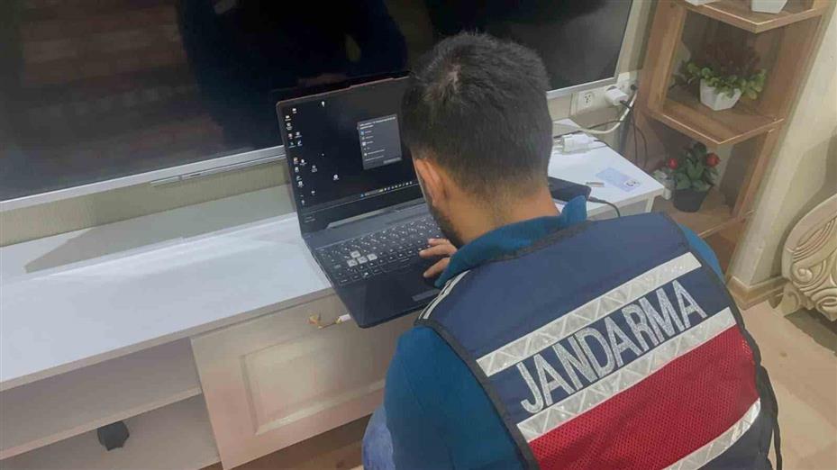 Kişisel verilerin erişilmesine imkan sağlayan "Dragon Hackerz" isimli panel çetesi mensubu 2 şüpheli gözaltına alındı