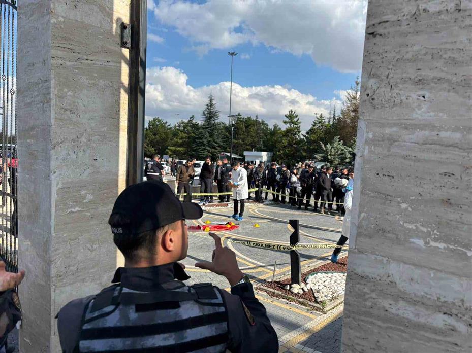 Anayasa Mahkemesi önündeki eylemde kendini vurdu
