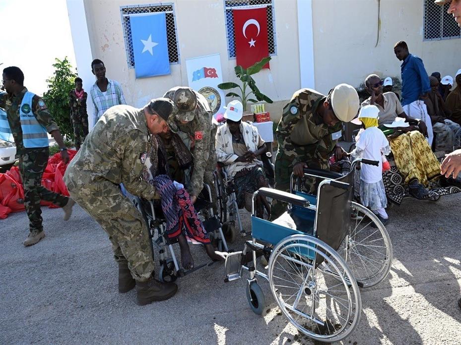 MSB, Somali’de ihtiyaç sahibi gazi ve ailelerine destek oldu