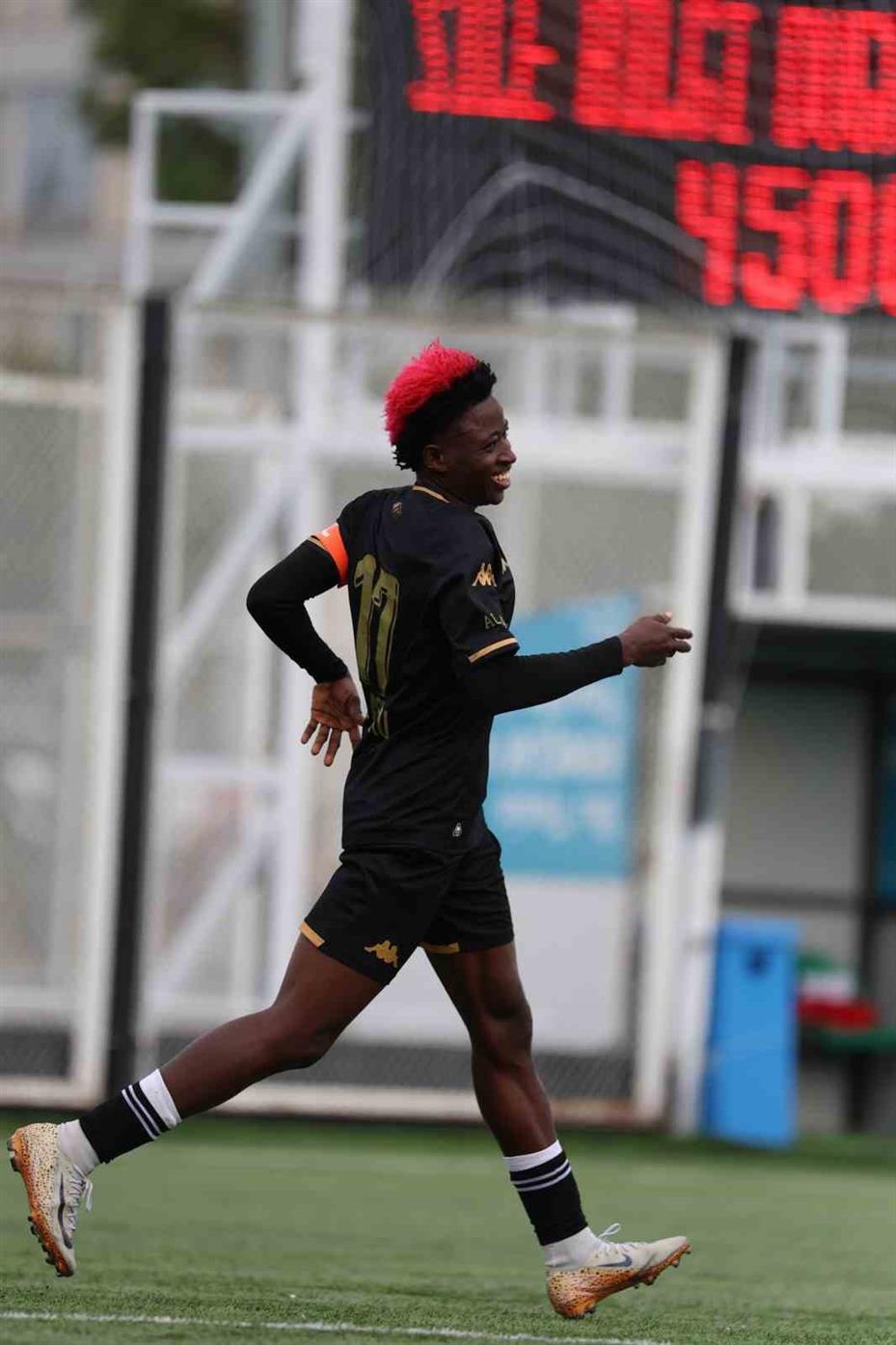 Kafayat Atoke Başhıru hat-trick yaptı