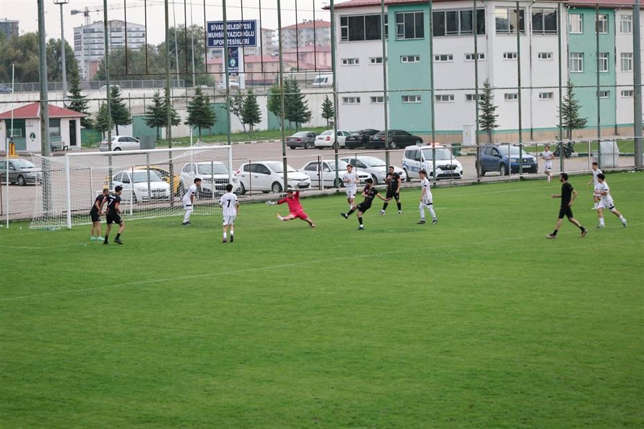Sivas’ta Filistinli öğrencilerle dostluk maçı