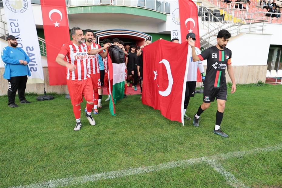 Sivas’ta Filistinli öğrencilerle dostluk maçı