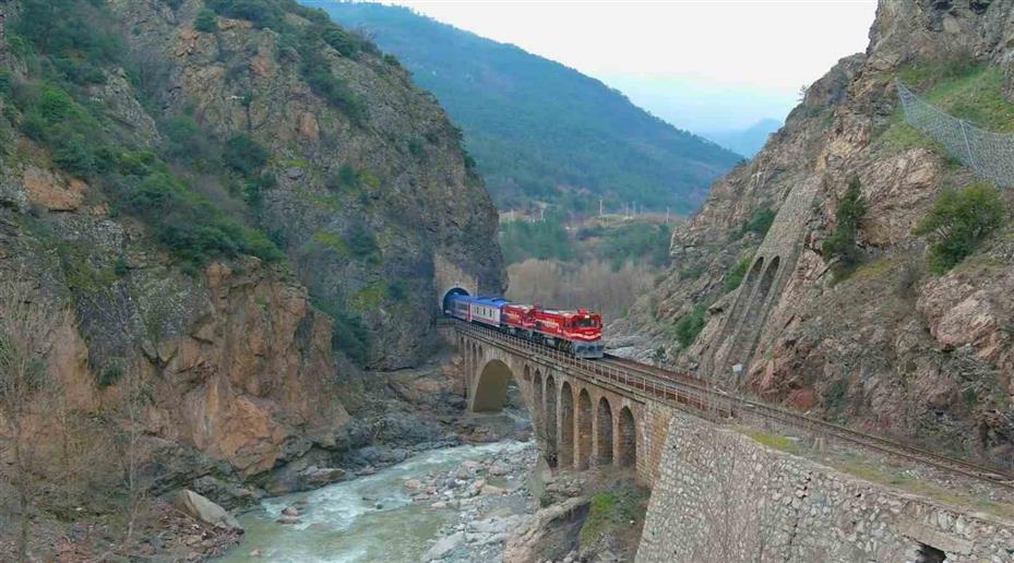 Turistik Karaelmas Ekspresi yeniden raylarla buluşuyor