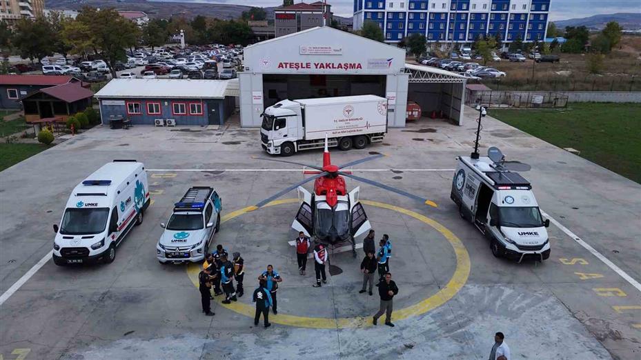 Sivas’ın Mobil Acil Sağlık Operasyon Merkezi Aracı tanıtıldı