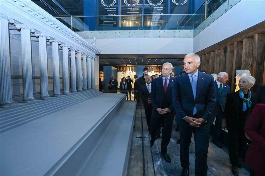 Bakan Ersoy, Türkiye Yüzyılı Buluşmaları’nda Kütahya’nın kültür turizm yatırımlarını anlattı
