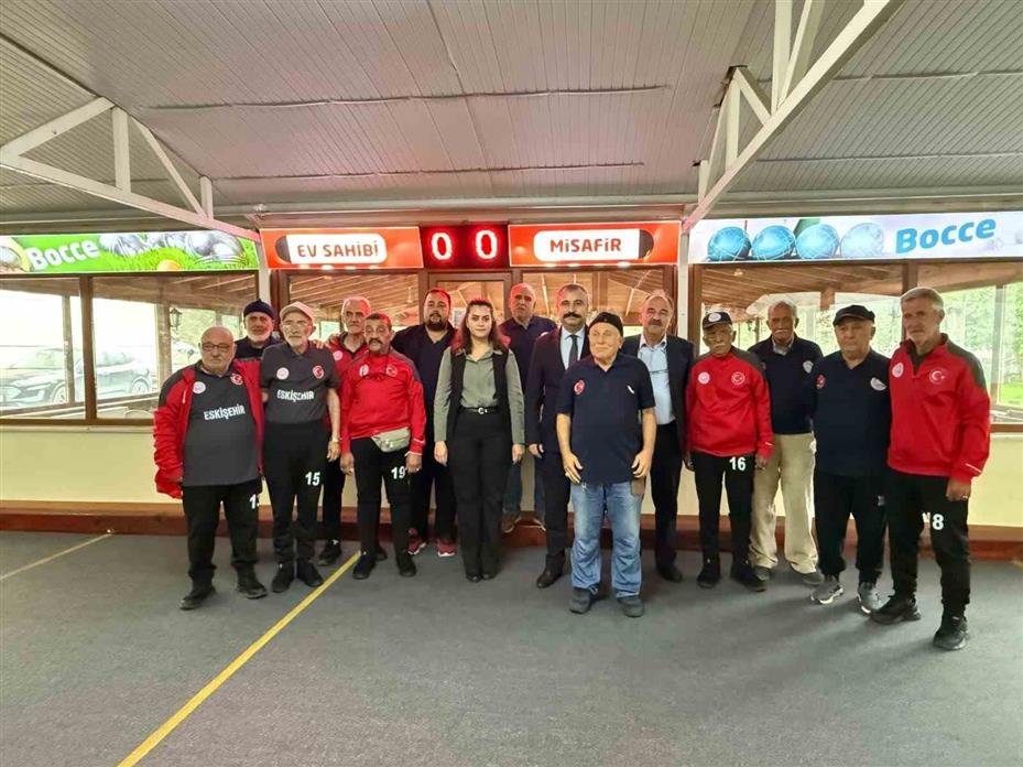 Eskişehir’de huzurevi sakinleri Bocce Dostluk Maçı etkinliğinde bir araya geldi
